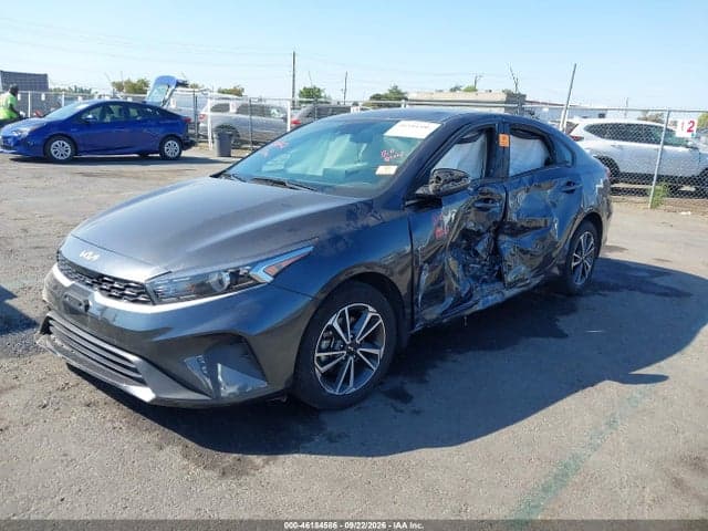 2023 KIA FORTE LXS 2