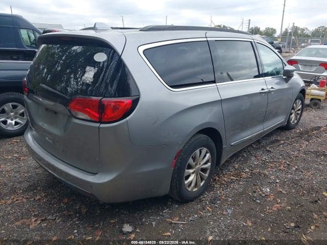 2017 CHRYSLER PACIFICA TOURING-L 4