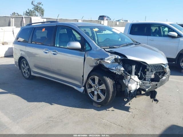 2018 TOYOTA SIENNA SE 8 PASSENGER