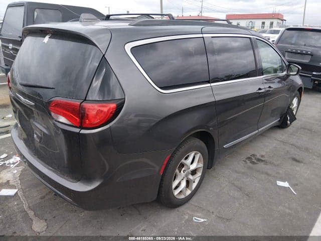 2017 CHRYSLER PACIFICA TOURING-L 4