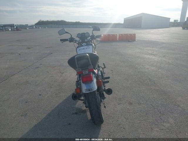 1982 HONDA VF750 C 6