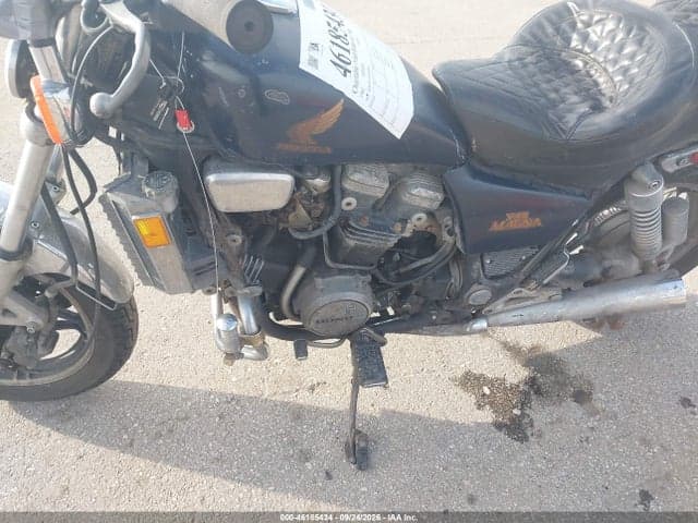1982 HONDA VF750 C 9