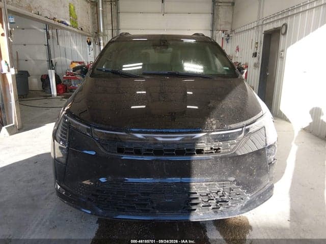 2027 CHRYSLER PACIFICA 13