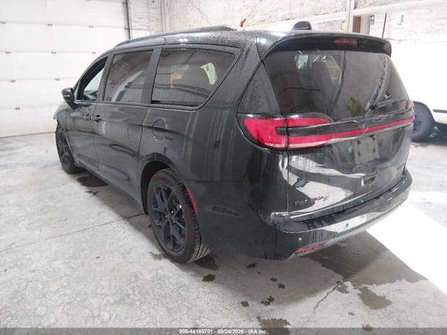 2027 CHRYSLER PACIFICA 3
