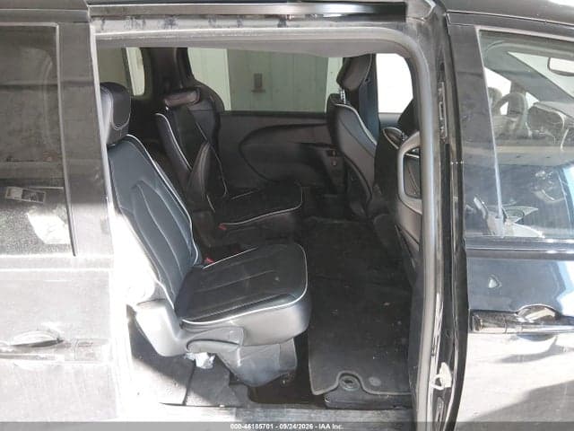 2027 CHRYSLER PACIFICA 8