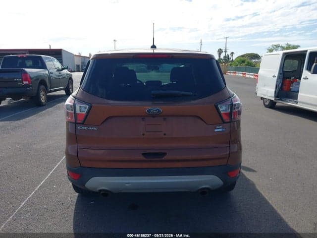 2017 FORD ESCAPE SE 18