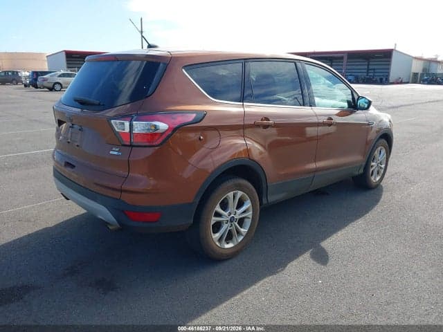 2017 FORD ESCAPE SE 4