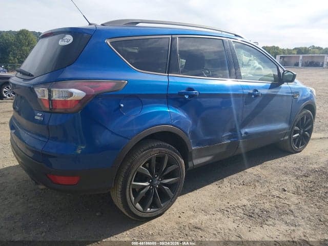 2017 FORD ESCAPE SE 4