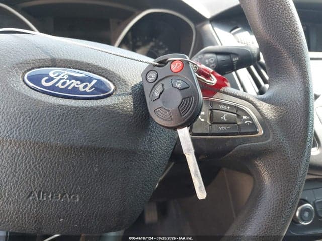 2017 FORD FOCUS SE 11
