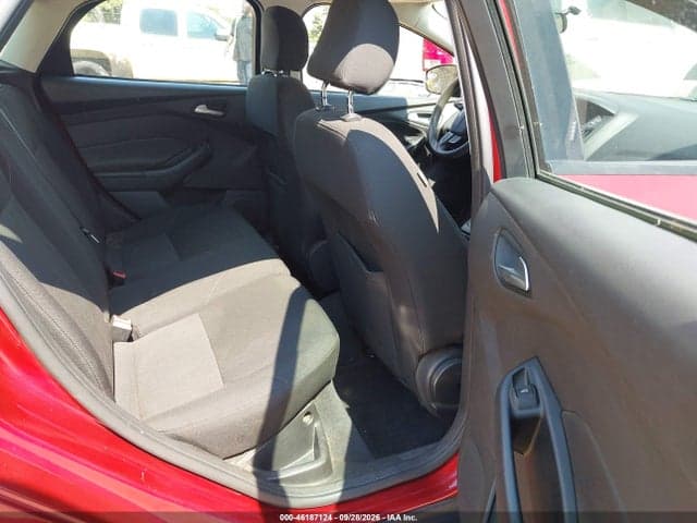 2017 FORD FOCUS SE 8