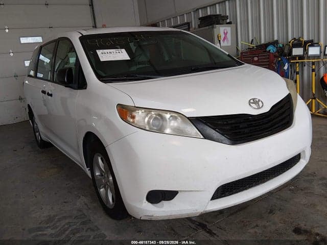 2017 TOYOTA SIENNA L 7 PASSENGER