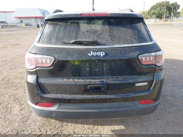 2018 JEEP BR??JULA LATITUDE FWD 15
