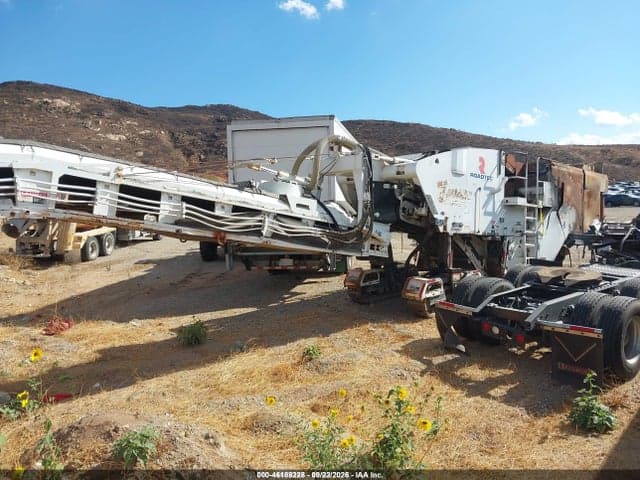2019 ROADTEC MILLING MACHINE 2