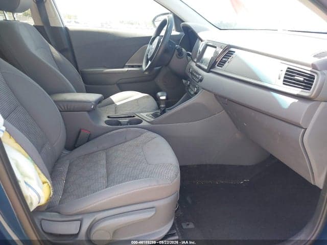 2019 KIA NIRO LX 5