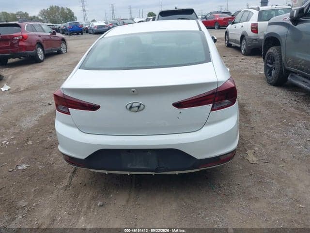 2019 HYUNDAI ELANTRA SE 16
