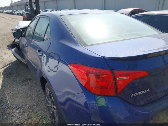 2017 TOYOTA COROLLA SE 3