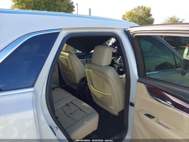 2017 CADILLAC XT5 LUXURY 8