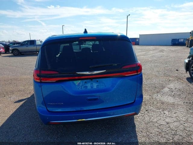 2026 CHRYSLER PACIFICA SELECT 16