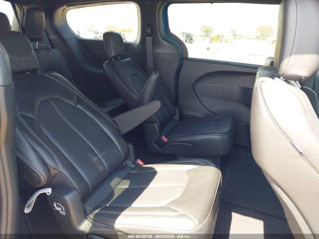 2026 CHRYSLER PACIFICA SELECT 8