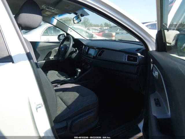 2019 KIA NIRO LX 5
