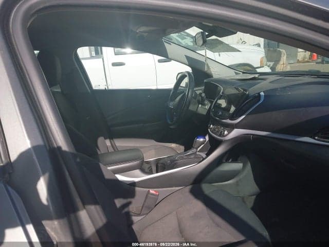2017 CHEVROLET VOLT LT 5