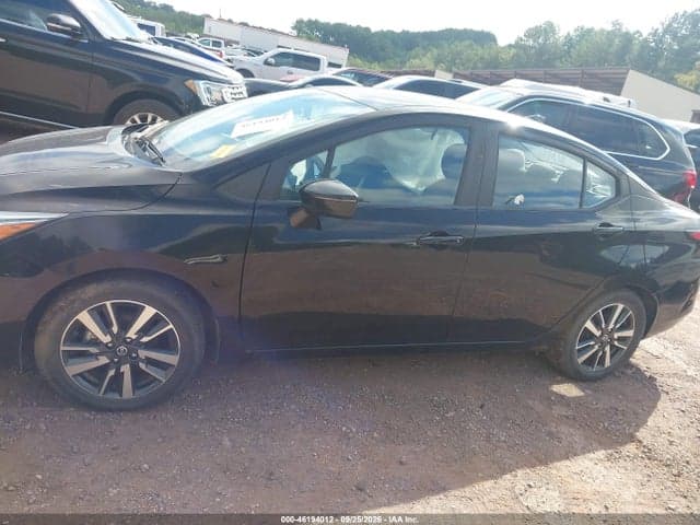 2021 NISSAN VERSA SV XTRONIC CVT 14