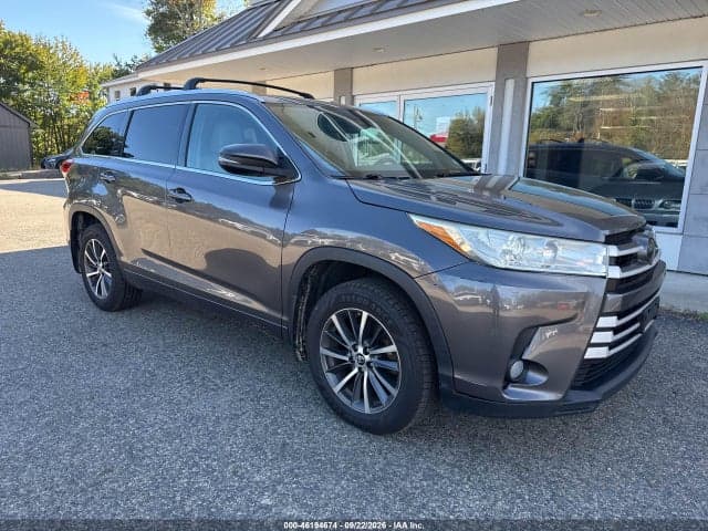 2017 TOYOTA HIGHLANDER XLE 1