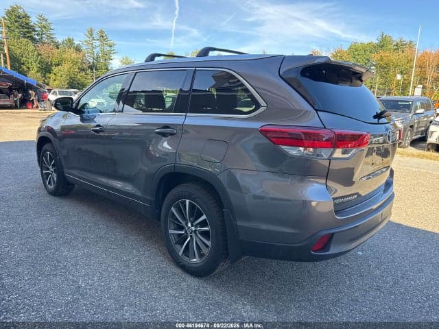 2017 TOYOTA HIGHLANDER XLE 3
