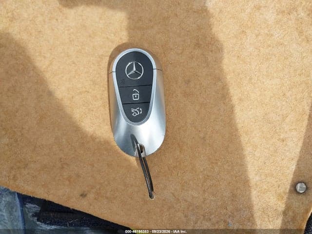 2025 MERCEDES-BENZ C 300 11
