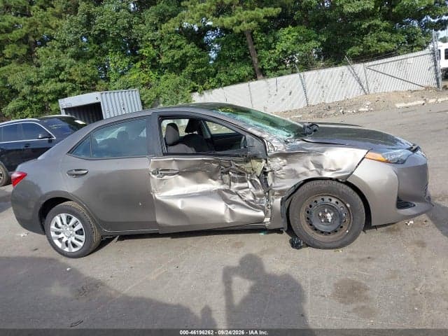 2018 TOYOTA COROLLA LE 13