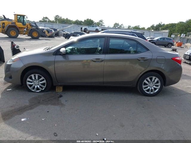 2018 TOYOTA COROLLA LE 14