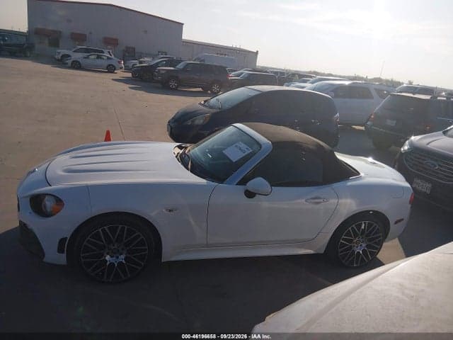 2017 FIAT 124 SPIDER LUSSO 14