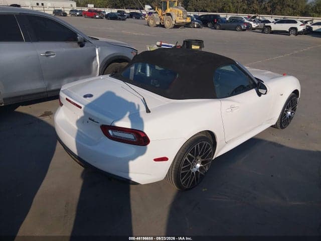 2017 FIAT 124 SPIDER LUSSO 4