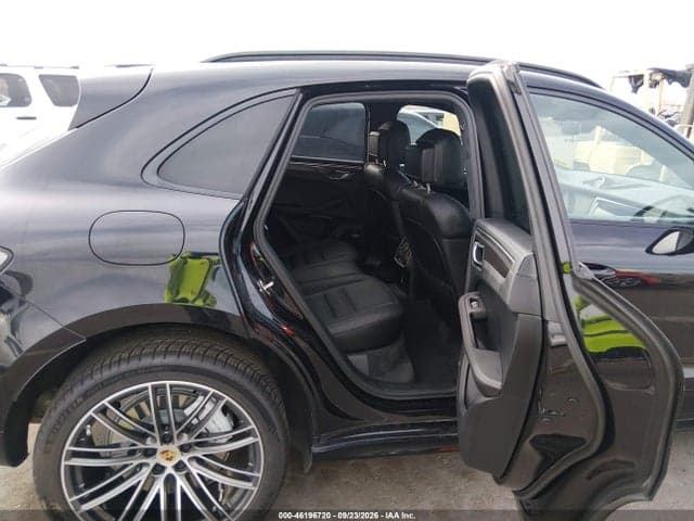 2021 PORSCHE MACAN TURBO 8