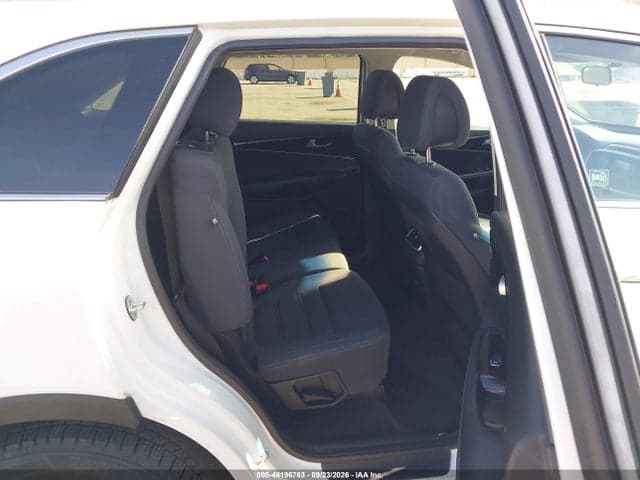 2017 KIA SORENTO 3.3L LX 8
