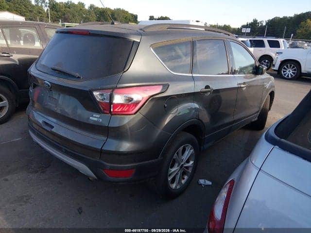 2017 FORD ESCAPE SE 4