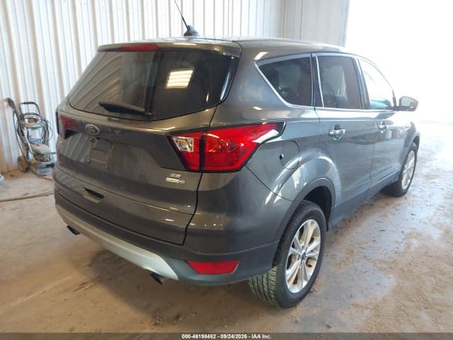 2019 FORD ESCAPE SE 4