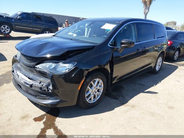 2022 CHRYSLER VOYAGER LX 2