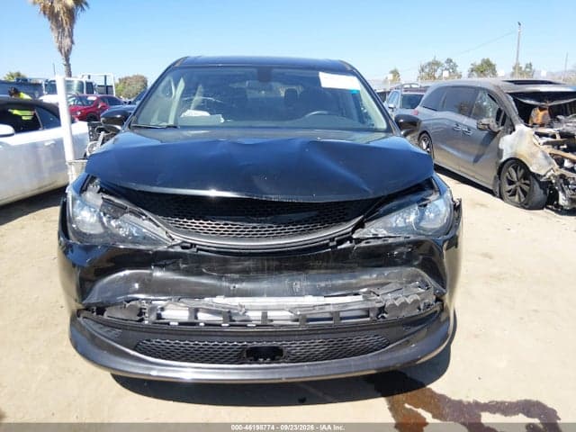 2022 CHRYSLER VOYAGER LX 12