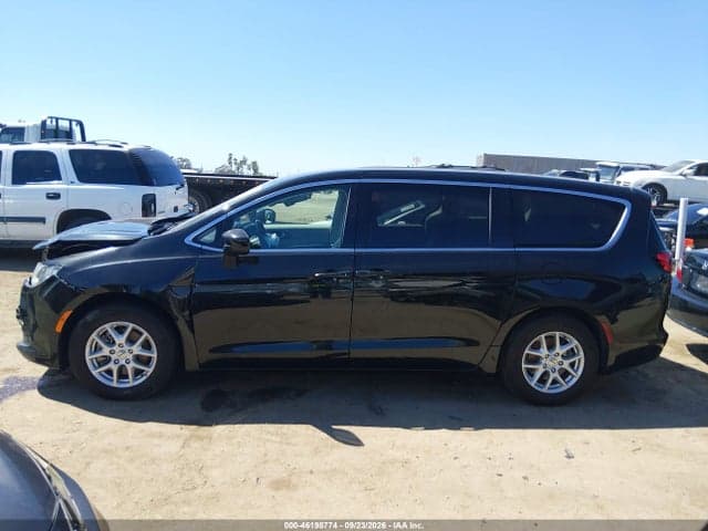 2022 CHRYSLER VOYAGER LX 14