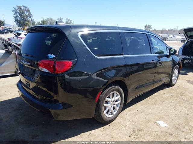 2022 CHRYSLER VOYAGER LX 4
