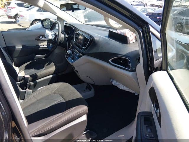 2022 CHRYSLER VOYAGER LX 5