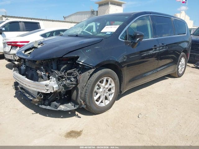 2023 CHRYSLER VOYAGER LX 2