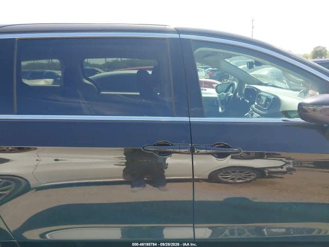 2023 CHRYSLER VOYAGER LX 14