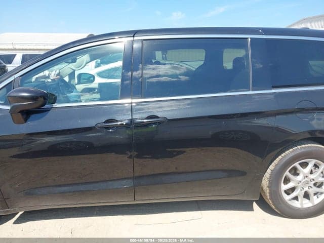 2023 CHRYSLER VOYAGER LX 15