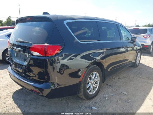 2023 CHRYSLER VOYAGER LX 4