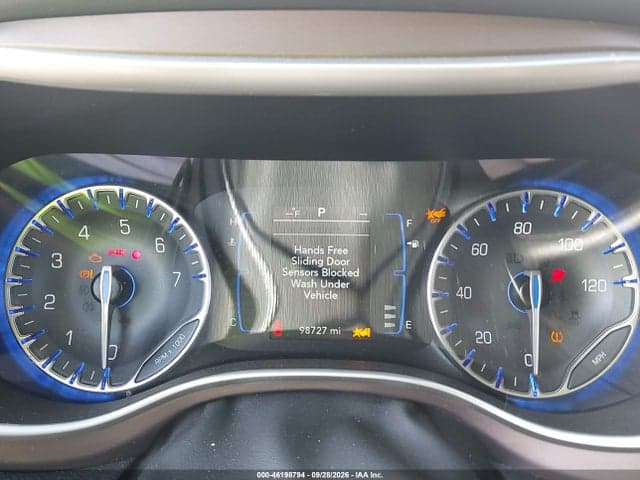 2023 CHRYSLER VOYAGER LX 7
