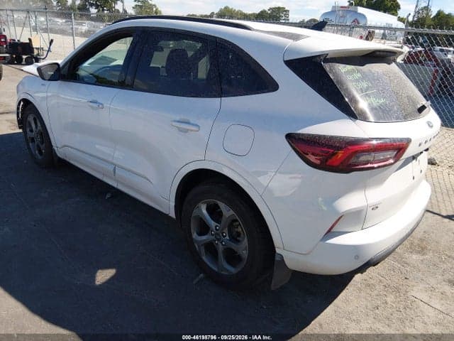 2023 FORD ESCAPE ST-LINE 3