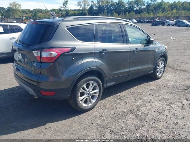 2017 FORD ESCAPE SE 4