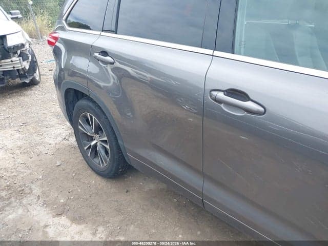 2018 TOYOTA HIGHLANDER LE 7
